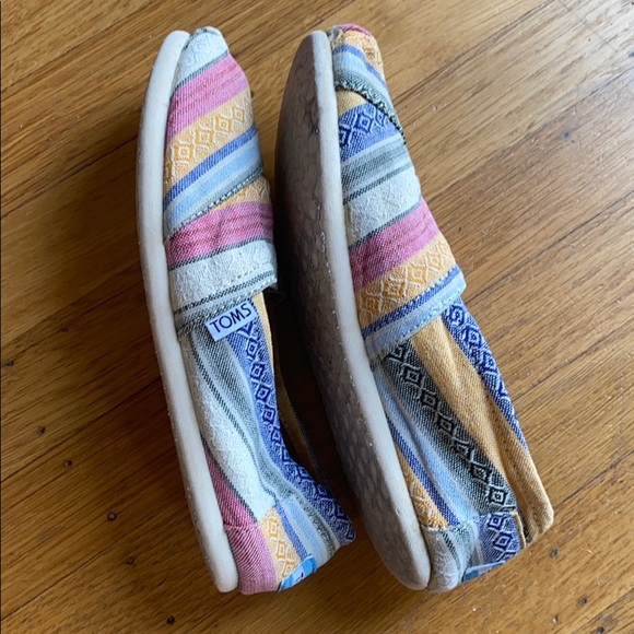 Pastel Tribal Print Toms Alpargatas Women’s 7 - Picture 3 of 11